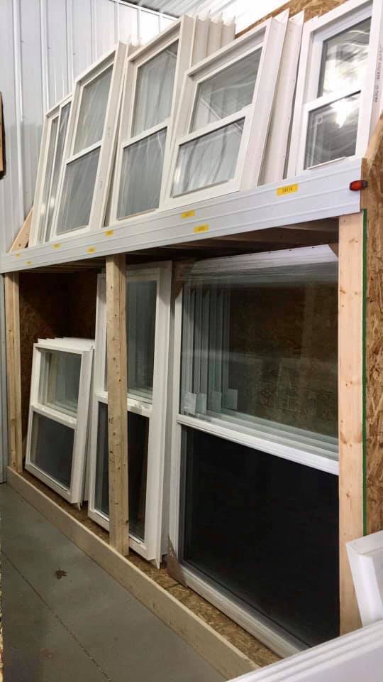 manufactured-home-replacement-windows-on-racks